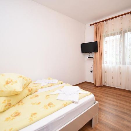 Casa Para Hotel Hateg Ngoại thất bức ảnh