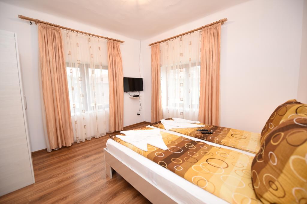 Casa Para Hotel Hateg Ngoại thất bức ảnh